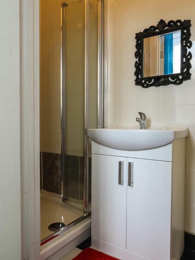 מנצ'סטר Oyo Hala Guest House מראה חיצוני תמונה
